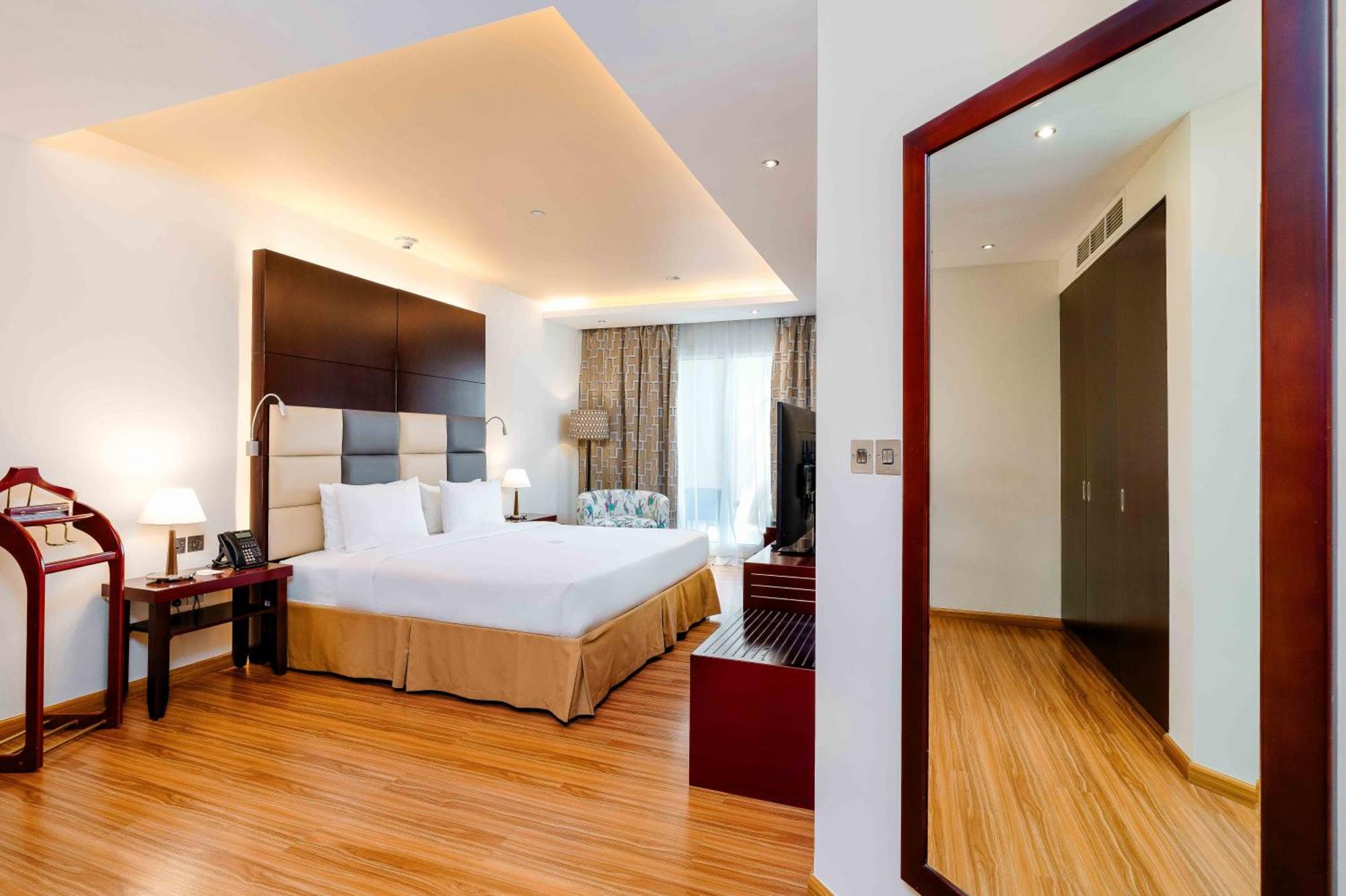 אבו דאבי Metropolitan Al Mafraq Hotel מראה חיצוני תמונה